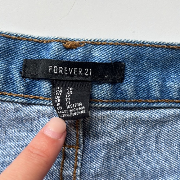 Forever 21 Jean shorts - Picture 3 of 3
